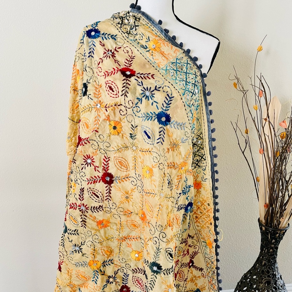 Pulkari Dupatta